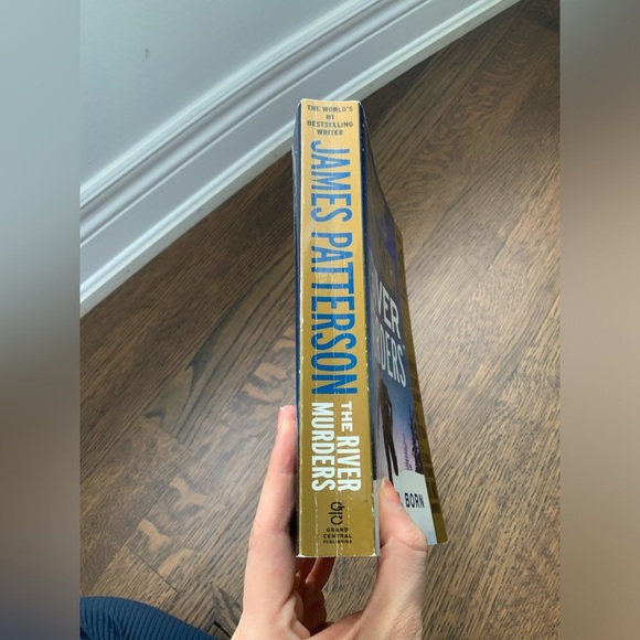 James Patterson “The River Murders” Book Novel Adult Soft Cover - Picture 2 of 4